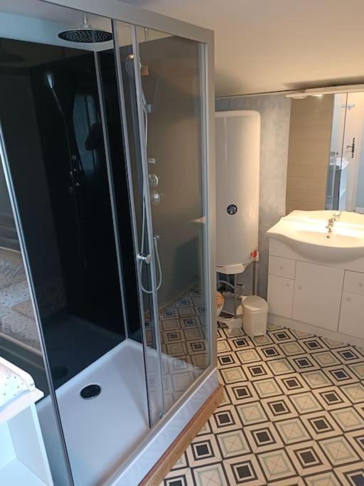 Charmante Maison En Pierres Sainte-Radegonde-des-Noyers Ngoại thất bức ảnh