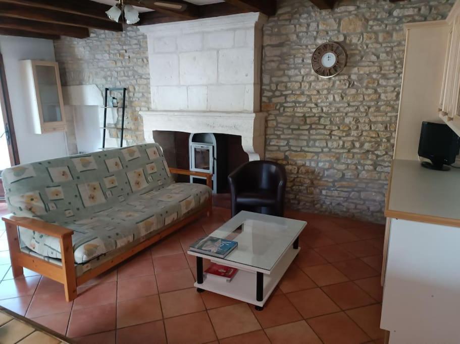 Charmante Maison En Pierres Sainte-Radegonde-des-Noyers Ngoại thất bức ảnh